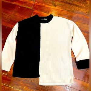 ALICE + OLIVIA colorblock crewneck asymmetrical sweater
